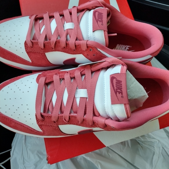 Nike Dunk Low " Valentines Day " Wmns - 11 - Picture 4 of 13